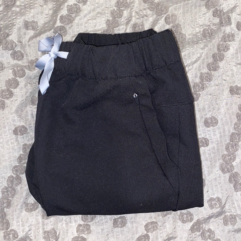 FIGS 20 Pocket Scrubs